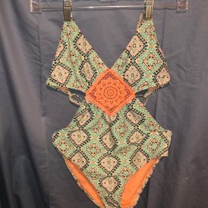 One piece cut-out bathing suit